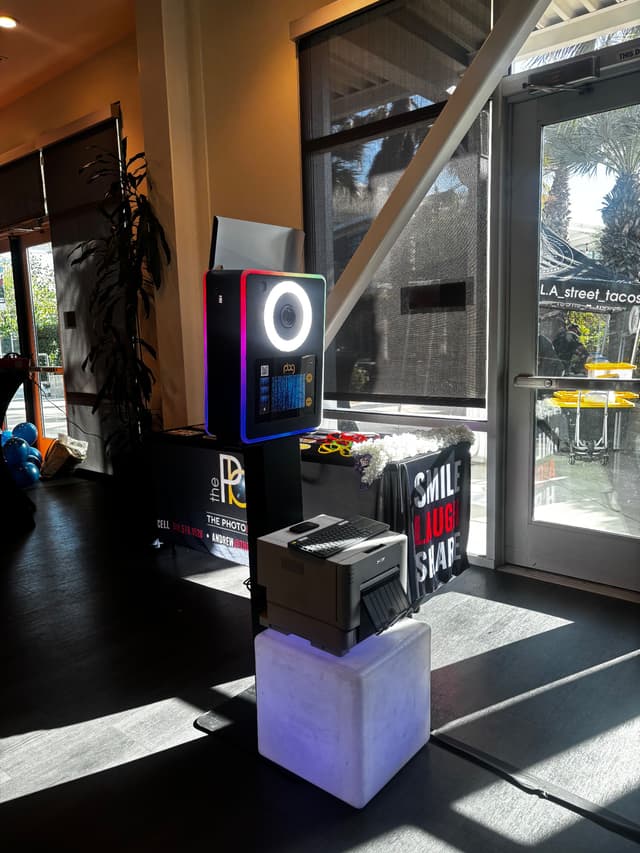 Photo Booth in Eastvale, CA
